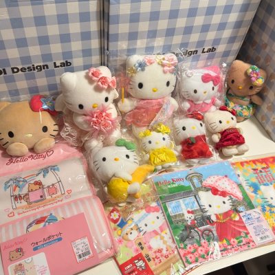 我的美丽的娃娃们～虽然一波三折 申报了好几次关税，但收到娃的那一刻，一切都烟消云散了，实在是太可爱！