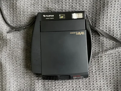 成色挺新，功能正常，吐片正常，镜头干净，取景器
清晰，很棒的一次购物体验，感谢挖煤姬，可以实现
切煤自由，