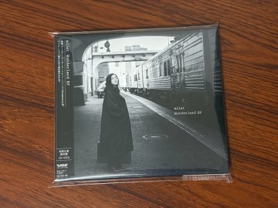 几张CD的包裹用竹蜻蜓真的很合适，700日元左右搞定，速度方面也是很不错。前后好像不到三个星期时间就到手了！点赞！！