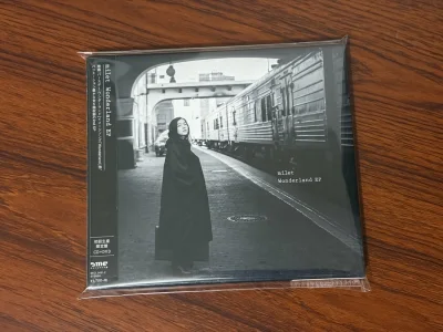 几张CD的包裹用竹蜻蜓真的很合适，700日元左右搞定，速度方面也是很不错。前后好像不到三个星期时间就到手了！点赞！！