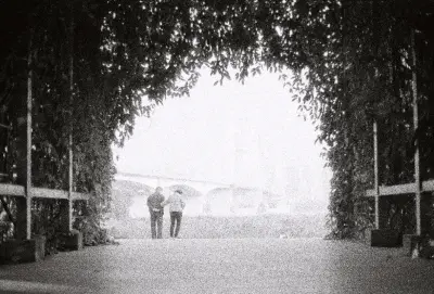 挖煤姬淘尼康50/2镜头：复古镜头党的快乐，藏在跨越山海的包裹里
 
作为常年沉迷手动镜头的摄影控，一直想收一枚尼康经典的50mm f/2手动头，无奈国内二手市场要么价格虚高，要么成色参差不齐。纠结许久后，终于下定决心在挖煤姬上试水海淘，没想到第一次体验就直接封神！...