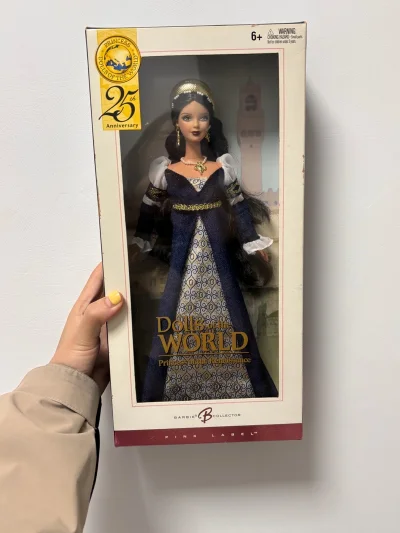 终于收到意大利✌️，虽然脸黄但是好在本人已经掌握去黄技术，去黄成功，但是不小心把嘴唇擦掉妆了，试试能不能用模型漆补上。