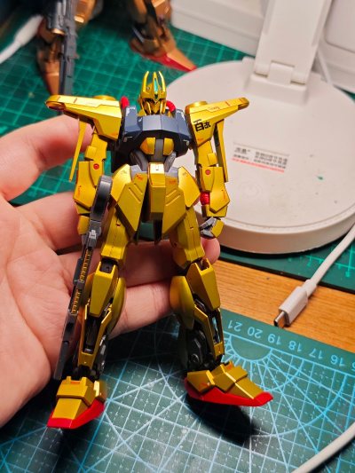 量百算是跌很厉害的一款，价格接近腰斩，在同系列中做工也算是比较好的，有性价比的一款ka魂，造型不错，没有和百式做换装略可惜