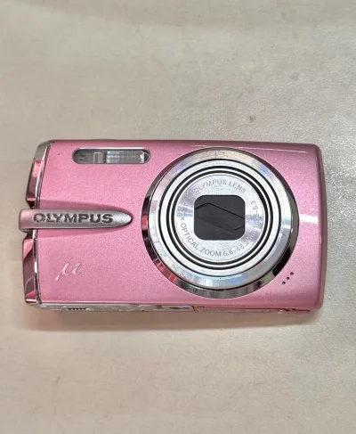 这次从挖煤姬app上淘到了颜色很好看的粉色相机 成色非常好看 很新很新 挖煤姬购物体验非常好 涵盖物品不仅广泛而且很新