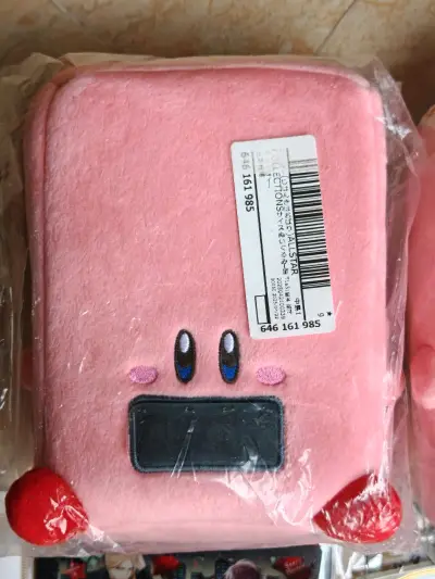 这次居然淘到了cm的板子，全员貌美，但没想到高度是和刀乱麻将差不多高。卡比的毛绒超可爱的，饮料贩卖机板板正正，汽车卡比软软的，好喜欢！
挖煤姬纸箱硬度好，而且尺寸刚好！