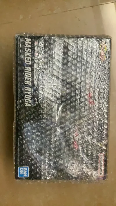 包装很细心，容易完美，很不错的一次购物。价格也很优惠，下次还会继续使用该软件购买，不过等的时间稍微有点久，要有点耐心。