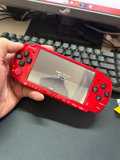 限定红黑淘了很久了，日淘能满足我的各种欲望和价格，机器质感非常棒，特别是背面那种星空感，真的非常好看，红色的正面也与众不同，收藏了，赞?