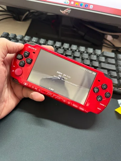 限定红黑淘了很久了，日淘能满足我的各种欲望和价格，机器质感非常棒，特别是背面那种星空感，真的非常好看，红色的正面也与众不同，收藏了，赞?