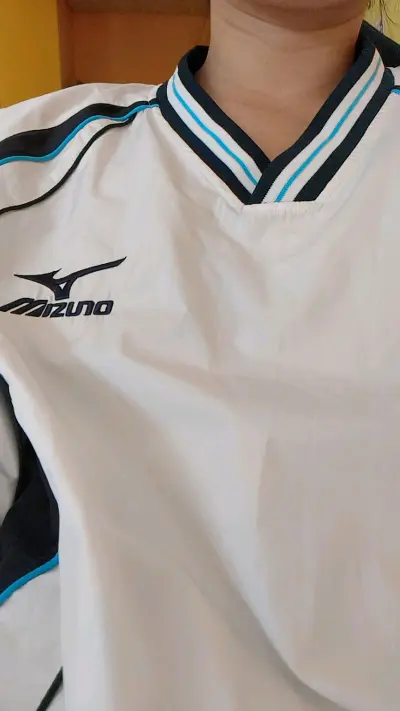 超级可爱的一件，从下单到收到只花了不到15天，卖家包装好好，衣服成色也很ok，价格国内绝对买不到，超级喜欢