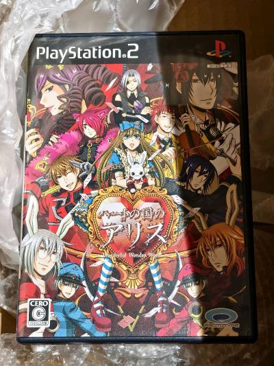 在bookoff上买中古游戏碟实在是太看运气了，其中一张状态还可以，另外一张像出土文物，泥巴和擦不干净的污渍很多，很难想象经历了什么，还好能顺利读盘。关键备注状态还都写的无明显损伤污渍，如果是在他家买贵重物品千万记得申请拍照！