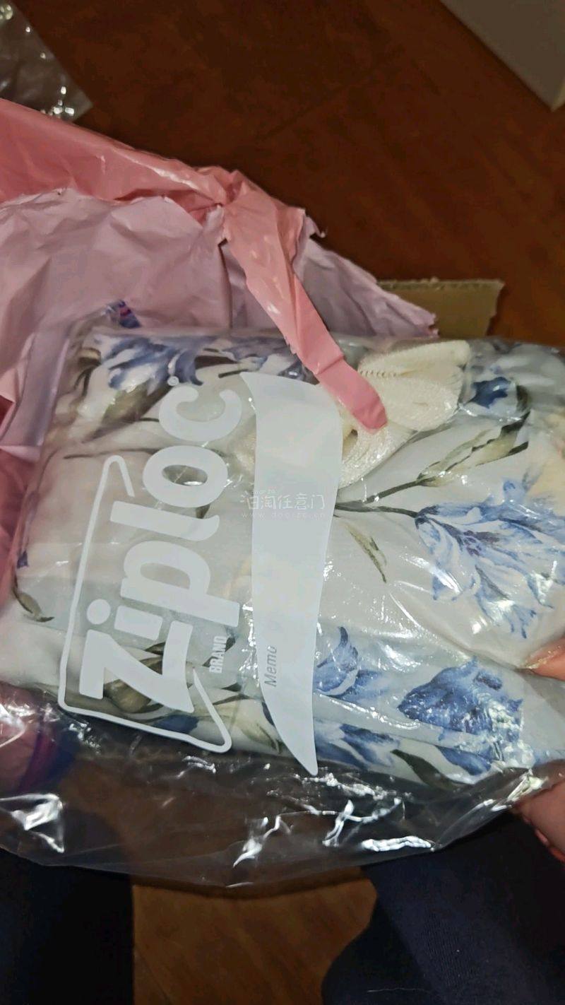 第二次使用挖煤姬从日本网站下单了，整个过程非常顺利！作为新人，从注册、下单到支付，界面都很友好，国际物流也很快，包裹完好无损地到达，体验满分！第一次完美体验以后立马下单第二次。发货很快！ 这次一共买了一件商品，日牌热门裙子。订单总额价格合理，比代购划算很多。 开箱时...