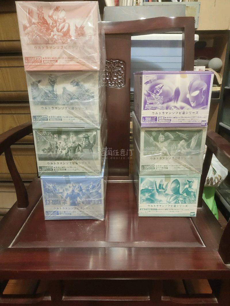 高端系列的涂装一般比较精致，但也有用户反馈存在本体溢色、合模线明显等小瑕疵。购买前最好多看一些用户评测，对品控有合理的预期，这款目前没有看到这些问题，老玩具一般工艺仔细收藏价值极高！