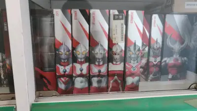 经典奥特曼可动模型，shf的大前辈ultra act系列，喜欢可动的这下有福了，收藏必备哈，收集齐奥特兄弟可还原名场面