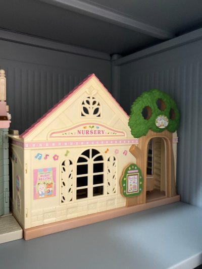 这波买的都是森林贝儿的场景了，有些绝版的小房子只有日淘才能入手，一口气买了五件，基本都是全新未使用，还买到了心心念念的幼稚园。太喜欢了！！海运运费也很便宜，时效也蛮快的～会继续使用