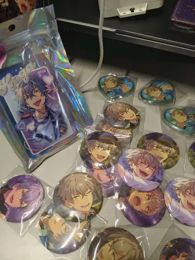 非常喜欢的一套CD，一直反复犹豫购买，后面在挖煤姬刷到了这个特别好价的，思考过后切下，到货也是十分顺利，到手拆开后检查就是全新没有一点瑕疵，十分的好！
帮朋友也切了一点谷，都是十分貌美！感谢平台提供了十分安心的服务！