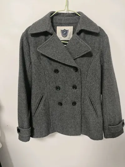 大家好呀，这次是我在挖煤姬切的一件日牌大衣，版型无敌好，这个价格能买到75含量羊毛的大衣也是捡漏了，原价1k多呢，感谢挖煤姬平台的优惠券，以后还会用挖煤姬切煤呀