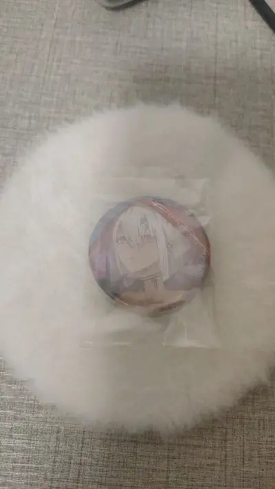 这一次久违的切了一点小重量谷子，担心运费爆炸的时候挖煤姬就出运费活动了便宜不少钱（本来也很便宜！）小箱的包装也很好，每个商品都有独立包装，依旧是硬纸盒+全箱气泡纸填充，让我的好价周边完好无损的到家了，因为东西比较少大家欣赏一下风花的美颜吧（