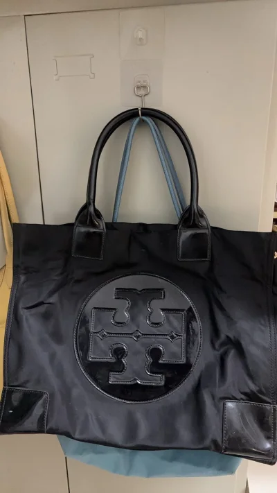 第二次在挖煤姬下单 淘了一个汤丽柏琦的包 卖家有点隐瞒瑕疵，收到后没有商品图展示的好 但整体还是不错 挖煤姬的服务也不错 打包的很好 还会继续下单淘好物