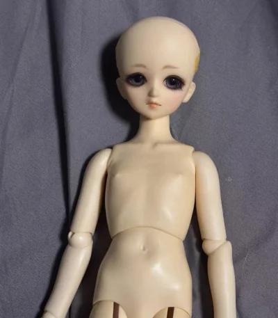 这次海淘的是一只很老很有代表性的娃娃，现在已经绝版了，多亏挖煤姬我才能淘到这样有代表性的娃娃，随便打扮一下都超级好看，挖煤姬提供的机会让我拥有这么可爱的娃娃