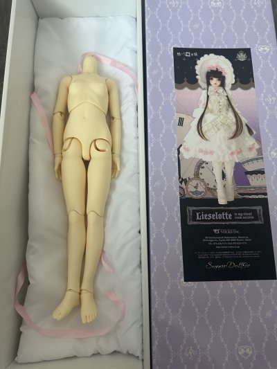 这次购买的是雅虎日拍的一个娃娃体，主要是这个盒子很有收藏价值，挖煤姬打包的特别好，到手后盒子八角尖尖，保存的特别好，小伙伴购买的商品不用担心了～挖煤姬打包服务特别好！