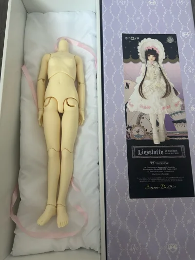 这次购买的是雅虎日拍的一个娃娃体，主要是这个盒子很有收藏价值，挖煤姬打包的特别好，到手后盒子八角尖尖，保存的特别好，小伙伴购买的商品不用担心了～挖煤姬打包服务特别好！