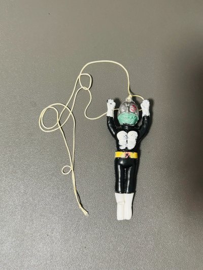 还是一如既往的稳！这次淘了非常多的小玩意小周边，但是打包依然严丝合缝，每个小玩意都有保护泡沫包裹，所以当然又是安全下车的一天，迫不及待的拆箱！当然还会n次回购啦。