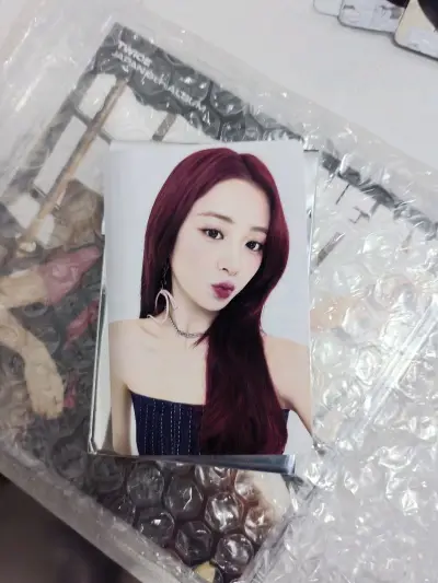 邮政真的很快，咻一下子，六天就到我手上了。包装也很好，也是节省了一半的钱钱买到物美价廉的好东西呢！！