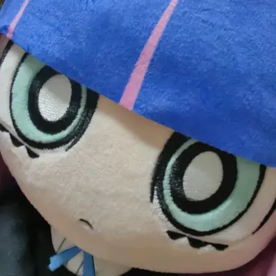 在网上刷到吊带袜天使Gigo联名的娃娃，于是乎迅速地学习了一下日淘攻略，看了好多家平台最终选了挖煤姬，用了优惠券比国内便宜好多，运送和审核也特别快。原本还很忐忑，结果到手的时候包装的特别严实，拆开被s妹萌哭了T﹏T
充棉量特别足，表情很精致啊啊啊，摆在床头，每天起床...