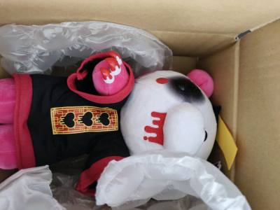 通过挖煤姬在煤炉上切到了新款的暴力熊，还是全新带吊牌的，状态很好非常喜欢。加上优惠券真的很划算，会一如既往支持挖煤姬的。