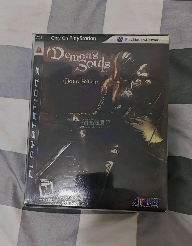 摸鱼的时候偶然间刷到了这一套美版限定。
一直想买很久了，奈何价格太高，一直没有下手，无意间看到一直很想要的这套限定版，一看价格合适立马就拿下了，2009年发行的游戏，卖家保存的很不错，看得出来平时很珍惜了，内容物齐全包装也算干净，满意