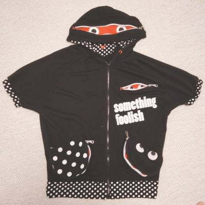 这款衣服设计超萌超独特，能淘到实属惊喜,使用积分后运费划算，快递服务也佳，快递员很负责,整体购物体验很棒，对衣服十分满意,以后还会继续使用挖煤姬的╭(ᵔ_&amp;gt;ᵔ)╮