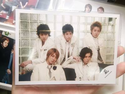 这次也是在挖煤姬切了很多烧普和生写，还蹲到了比较稀有的杂志❥ ฅ՞•ﻌ•՞ฅ因为有书籍所以这次走的海运，速度很快，丝滑过关，包装也很严实^ω^
挖煤姬真的是我们杰人福音...日娱妹就这样淡淡地购入各种纸片...