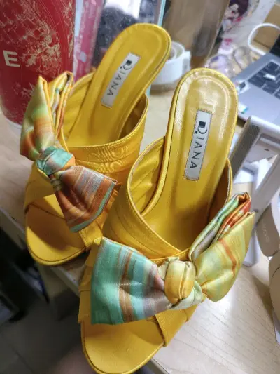 第一次切煤，最近特别喜欢中古的高跟鞋来着，这个鞋子真的非常非常好看啊啊啊啊！像黄油蛋糕一样的鞋子，物流也非常的快，总的来说体验感非常好！！