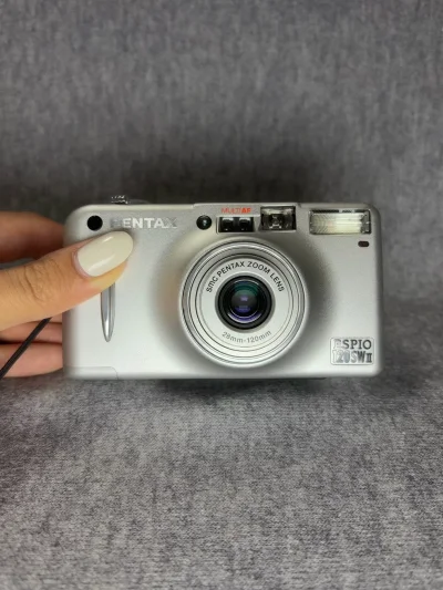 在挖煤姬切了相机，收到状态都特别的好，很美貌，喜欢在挖煤姬切煤，对单机人很友好，各个操作步骤都十分清晰，不会日语也不用担心，收到之后包裹得很严实，而且转运速度也是非常快的