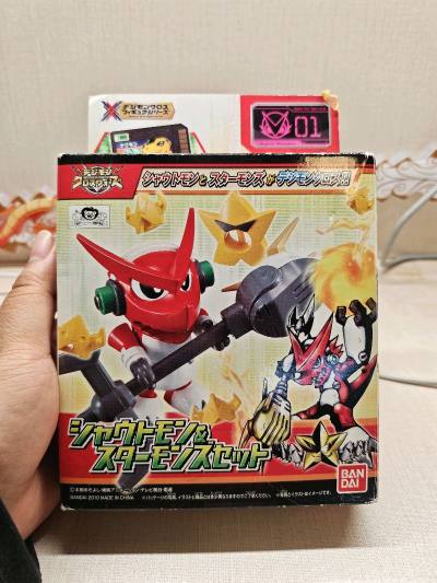 今天收到数码宝贝合体战争模型玩具，高吼兽，这个系列真心挺好玩的，像变形金刚一样，哈哈，各种数码宝贝合体成为更强大的数码宝贝，挖煤姬一如既往地给力666