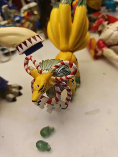 今天收到数码宝贝模型玩具，可动系列的九尾狐兽，这个系列的把玩手感没的说，太给力了，哈哈，细节刻画给力，可动更是讨喜，给力，挖煤姬一如既往地正常发挥，666