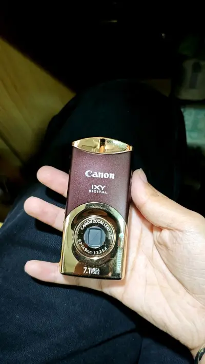 使用挖煤姬到货两个ccd，一个有瑕疵，一个功能正常，使用非常方便，切眉很快，还有很多优惠券，速度也很快，海运只要20天。航空会更快一点