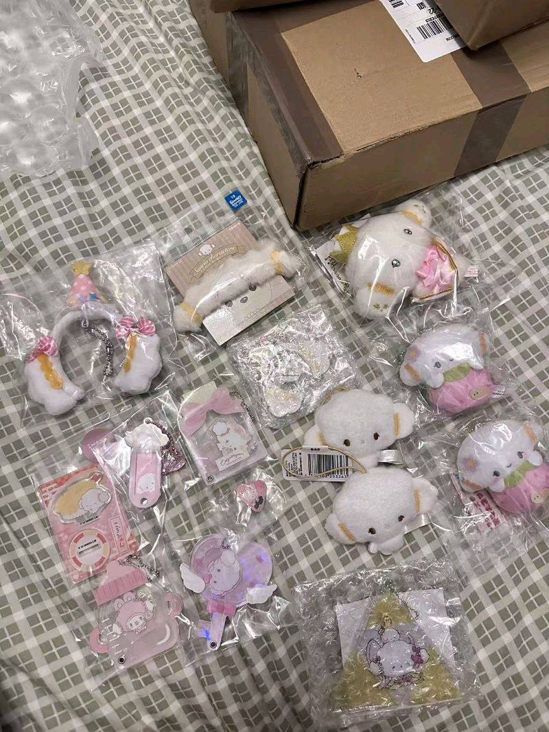 这是我用挖煤姬切的第一单，体验感特别好，买到了超可爱的小麦云。这单走的竹蜻蜓，包裹很严实，还包了泡沫纸，东西完全都没有损伤，物流出乎意料的快。挖煤姬页面简洁方便，也不用自己填写面单，适合新人用，完全不用担心不会操作。