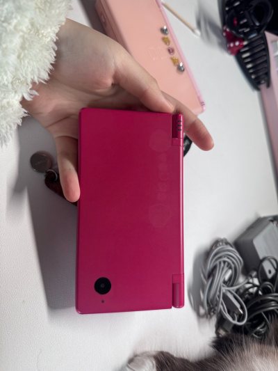 从下单到收到差不多10天左右然后收到箱子的时候外包装都有一层塑料保护里面我选择了内部加购，每一样机子和充电器都完好无损，包装的很仔细，我选择的航空ems 差不多两天就从日本飞到国内，真是没得说呀，中国快递可不可以按照这种包装卷起来呜呜呜