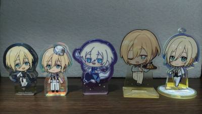 用了送的减三百日元的优惠券非常好价购入了很喜欢的小立牌 ◔.̮◔✧还帮朋友带了一些她推，感谢出物老师们的好价出售(〃&amp;#39;▽&amp;#39;〃)