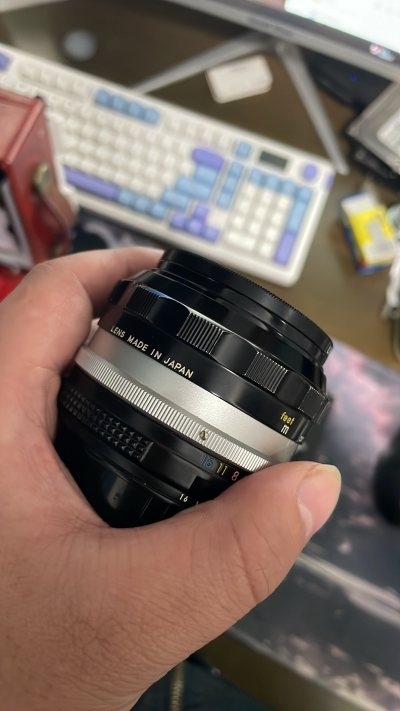 海淘尼康镜头，35 2.8，ai口，这个镜头是好东西，我喜欢很久了，难得看到一个价格合适的，这个头陪我拍了不少漂亮的照片