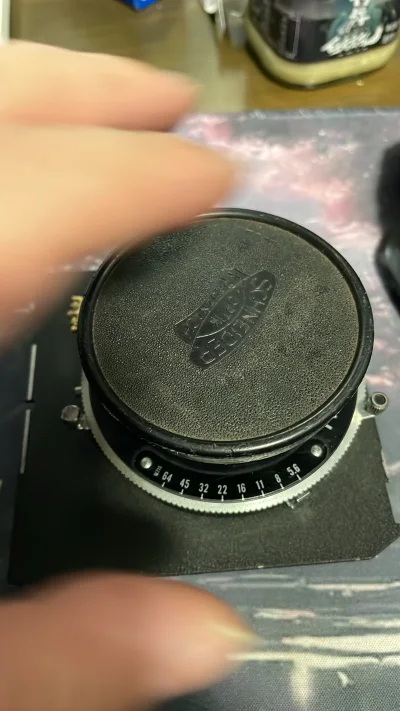 这次谈的施耐德的150 5.6大画幅镜头，这个快门不太行，快门线插口被拆了，其他还好，好在价格不太贵，嗯，东西还行吧