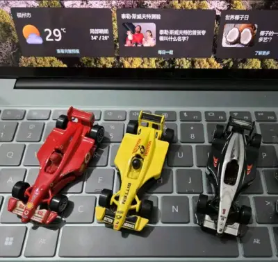 这套F1车模太带感！红/黄/黑三色各有风格，壳牌、本田标识还原赛道细节，质感精致，赛车迷直接沦陷，摆桌拿捏竞速热血氛围！