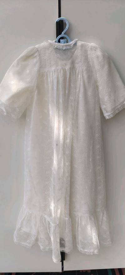 日淘任意门购入的婴儿白T太惊喜！面料是软糯的纯棉，摸起来细腻亲肤，完全不扎宝宝皮肤，做工也超精致，走线工整没多余线头。白色干净清爽，搭配起来很百搭，尺码标准刚好合身。物流比预期快，包装严实没损坏，性价比绝了～ 已经推荐给身边宝妈，后续还会回购他家的婴儿衣物，放心又靠...