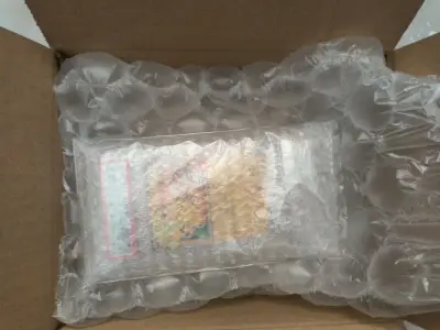 又来买东西了，发货很快，打包的也很好，比之前的打包多了一层，更用心了，最近价格跌的有点快，虽然高追了但是制霸党还是要双入的，下次还会来买