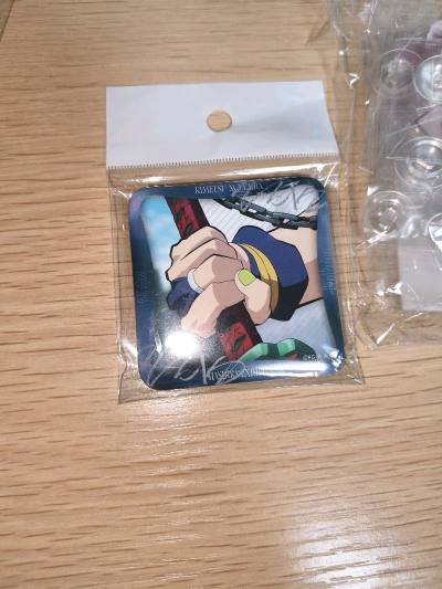 切煤好物分享！这次买到了音柱的吧唧，可以凑成共鸣了。走的挖煤姬竹蜻蜓，没有被税的风险~整体物流速度和上次持平，正常通关后国内邮配送也很快！体验不错 