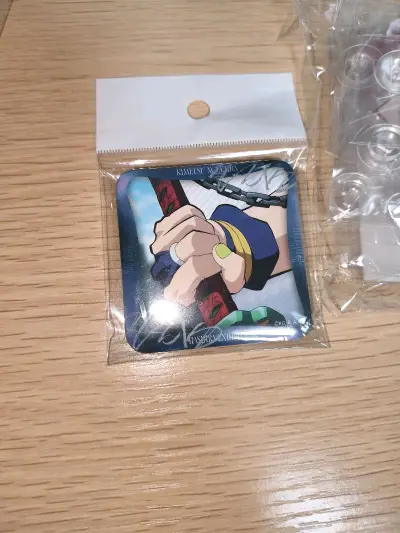 切煤好物分享！这次买到了音柱的吧唧，可以凑成共鸣了。走的挖煤姬竹蜻蜓，没有被税的风险~整体物流速度和上次持平，正常通关后国内邮配送也很快！体验不错 