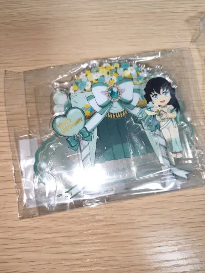 切煤好物分享！这次买到了時透的诞生祭立牌，可以凑成共鸣了。走的挖煤姬竹蜻蜓，没有被税的风险~整体物流速度和上次持平，正常通关后国内邮配送也很快！体验不错 