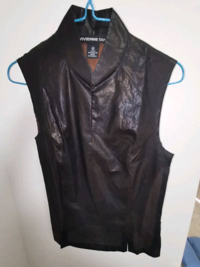         挖煤姬这个软件，感觉非常好，价格实惠，品质优良，速度挺快，包装很好，物流保障性高，很好的购物软件！我这次买的衣服都特别好看，好开心好幸福。价格实惠，运费我使用了积分减免了不少运费，运输时间挺快的，总共用时6天就收到了。
        衣服到手之后，...