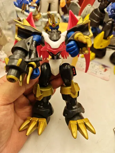 今天收到数码宝贝模型玩具帝皇龙甲兽模型玩具，没想到多年前的玩具还保存的这么好，哈哈，给力，挖煤姬一如既往地让人省心，给力。